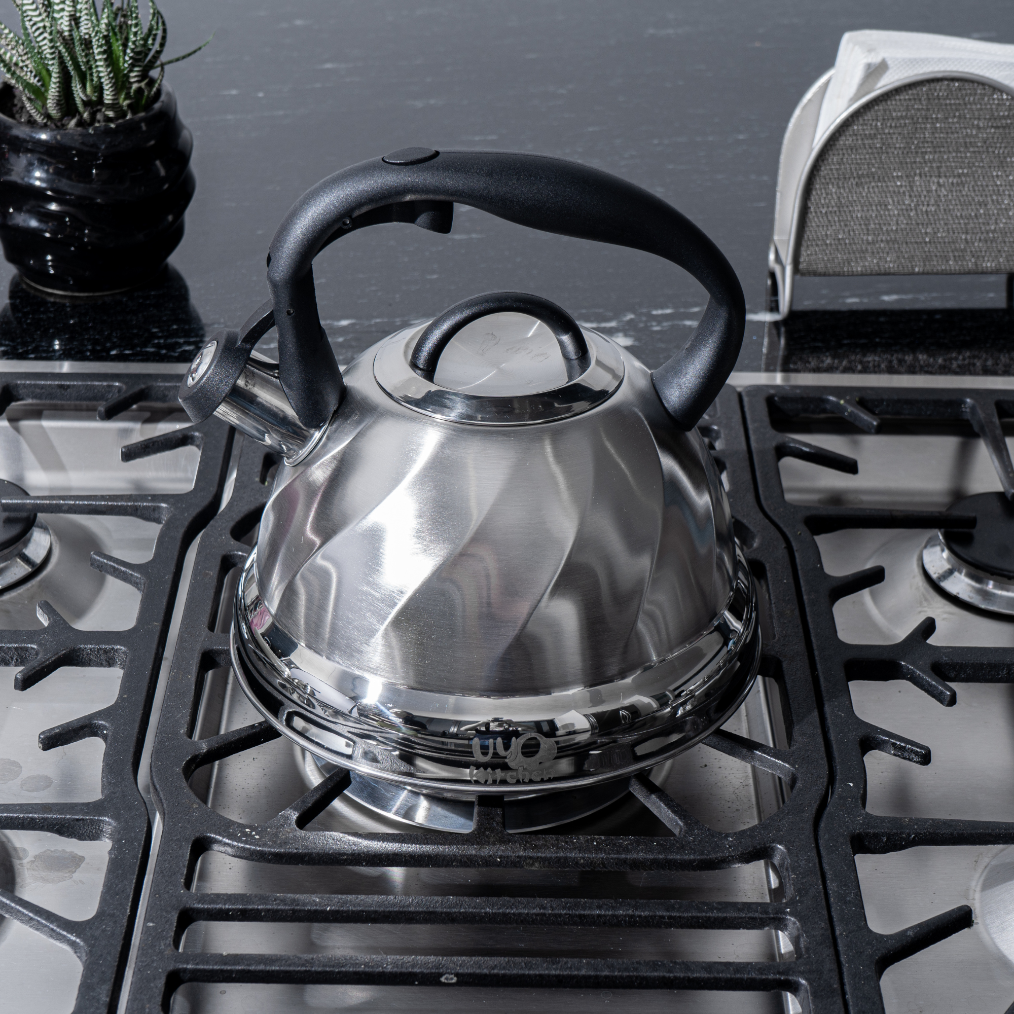 Tetera de Acero Inoxidable Texturizada 3L con Mango Anticalor y Apertura Segura UYO-TET-W - Natural